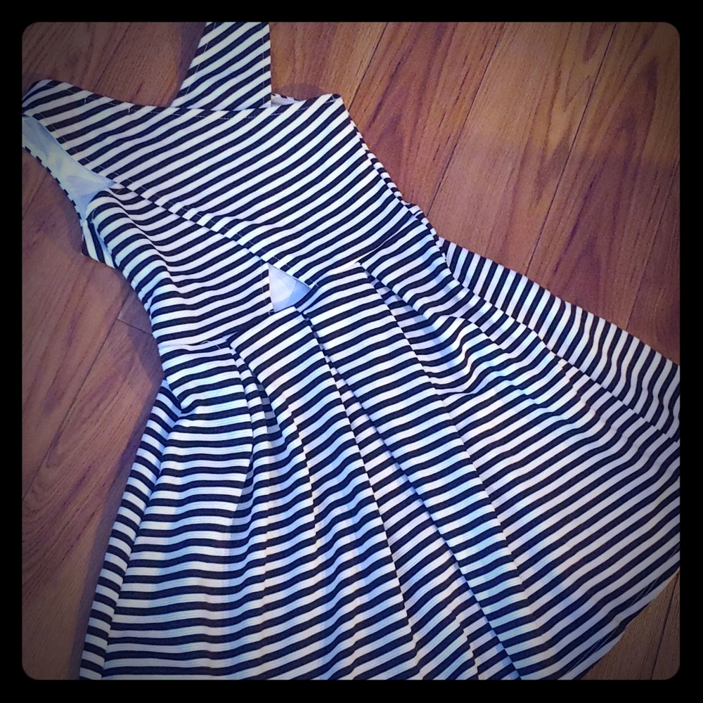Girls dress with crossed open back